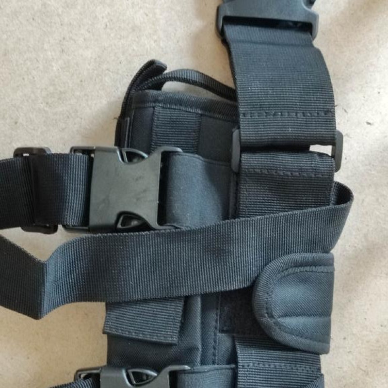 Тактична кобура на ногу універсальна для пістолета. Чорна