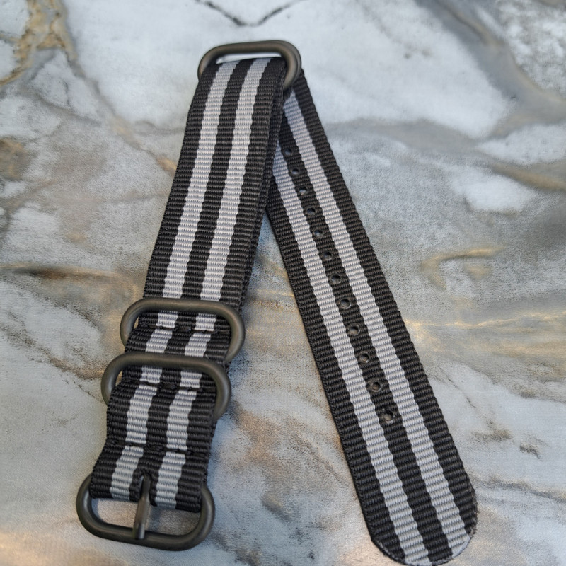 Тканинний універсальний ремінець 22 мм Чорний із сірим