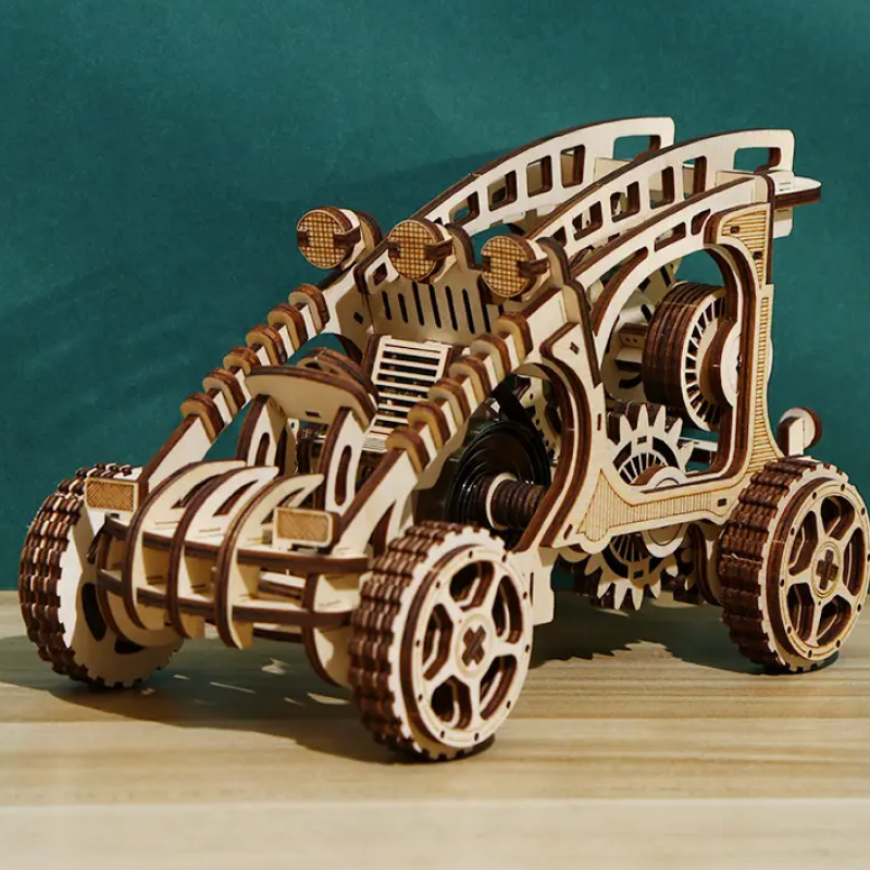 Декоративна дерев'яна іграшка-пазл 3D  "Багі" з моторчиком