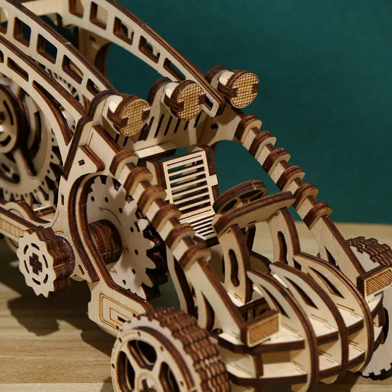 Декоративна дерев'яна іграшка-пазл 3D  "Багі" з моторчиком